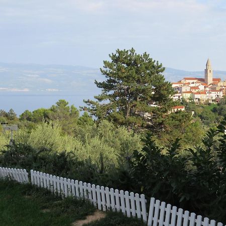Apartmani Mariosa Vrbnik Esterno foto