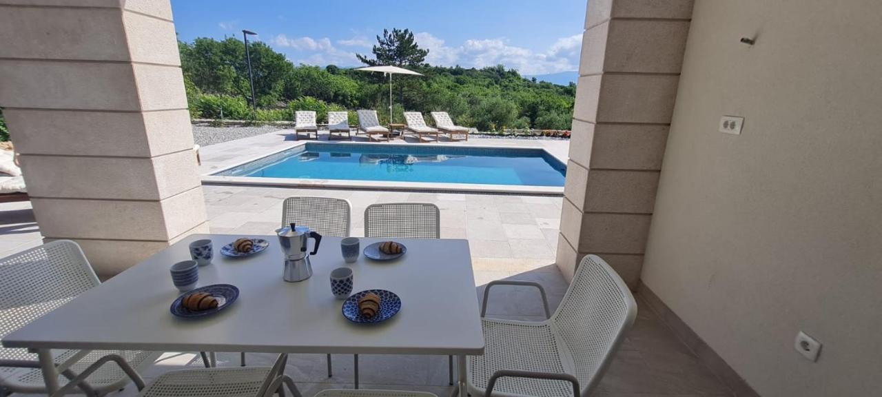 Apartmani Mariosa Vrbnik Esterno foto