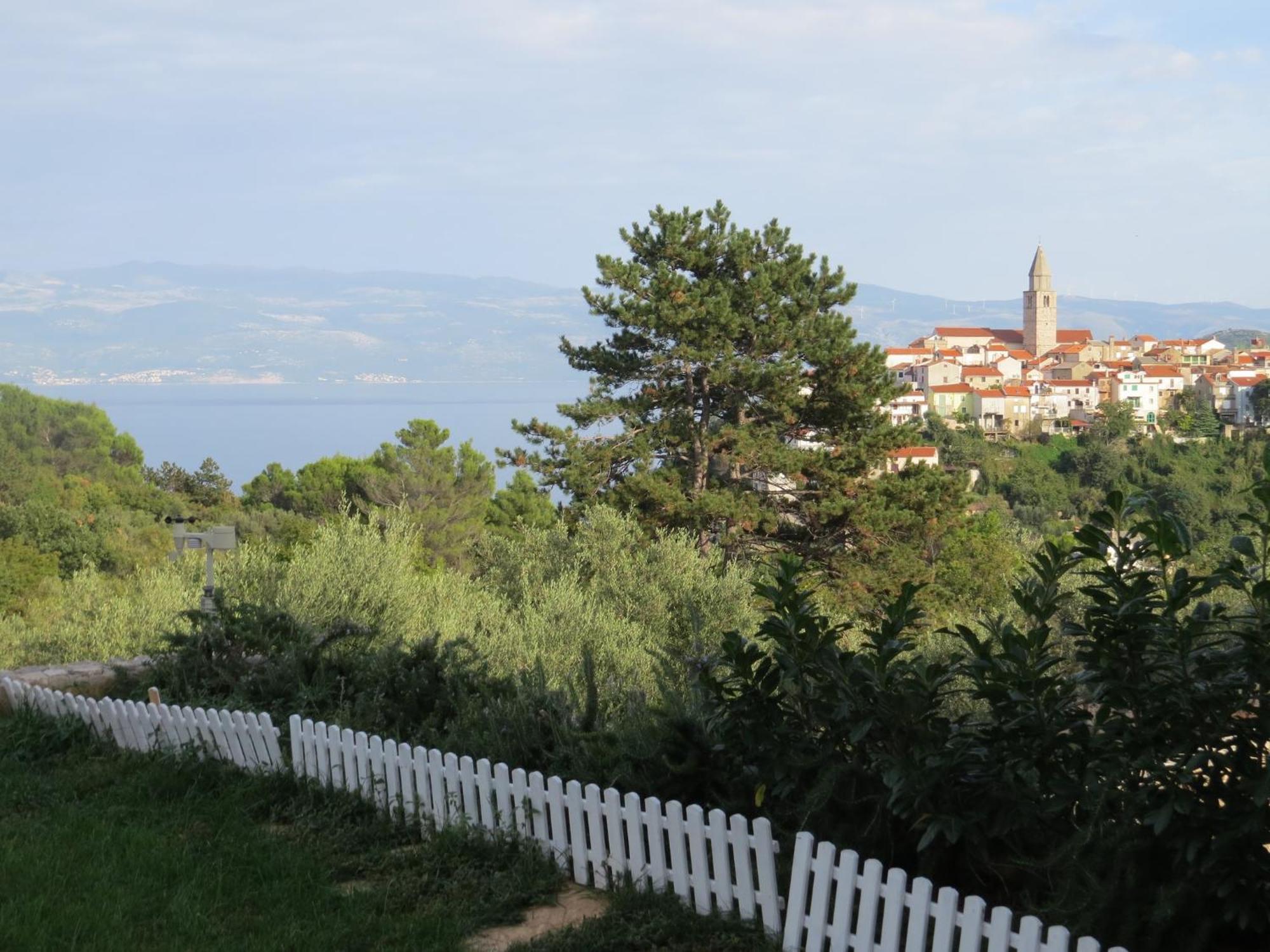 Apartmani Mariosa Vrbnik Esterno foto